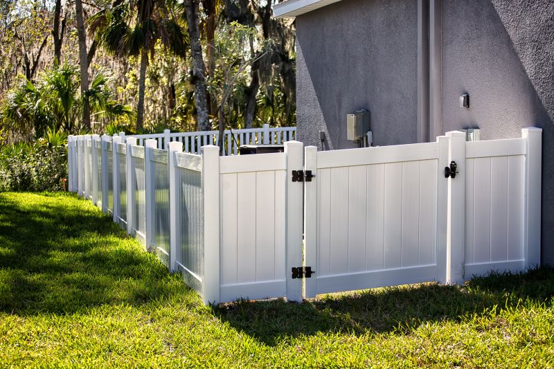 Vinyl Fence with Gate